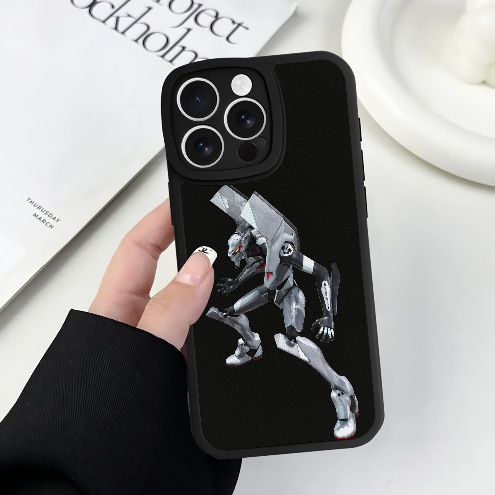 （画像用） EVA 新世紀エヴァンゲリオン 【iPhone 16シリーズ対応】シリコンスマホケース（レザー調） 材質：シリコン